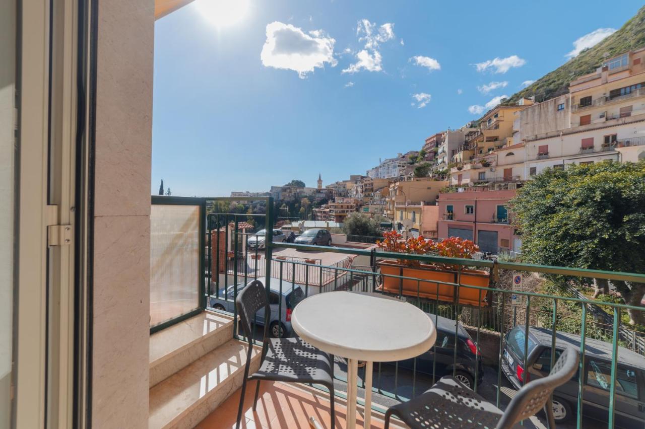 Fontana Vecchia Bed & Breakfast Таормина Екстериор снимка